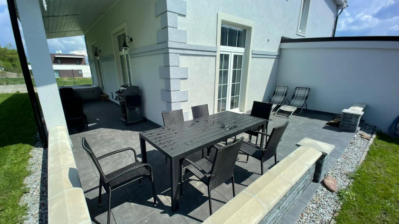Apartmanovy Dom S Virivkou, Pod Secnom, Liptovsky Jan Villa Lipótszentmiklós Kültér fotó